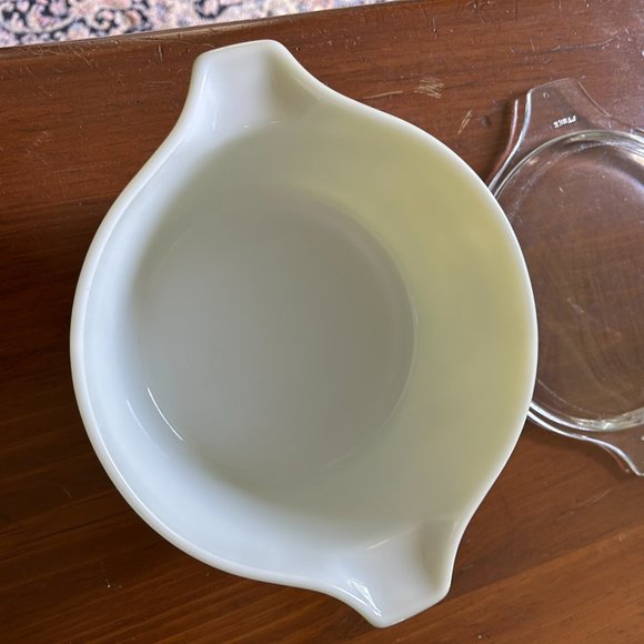 Vintage Pyrex Olive Green Pyrex 1 1/2 Quart Casserole Dish with Lid - Picture 4 of 6